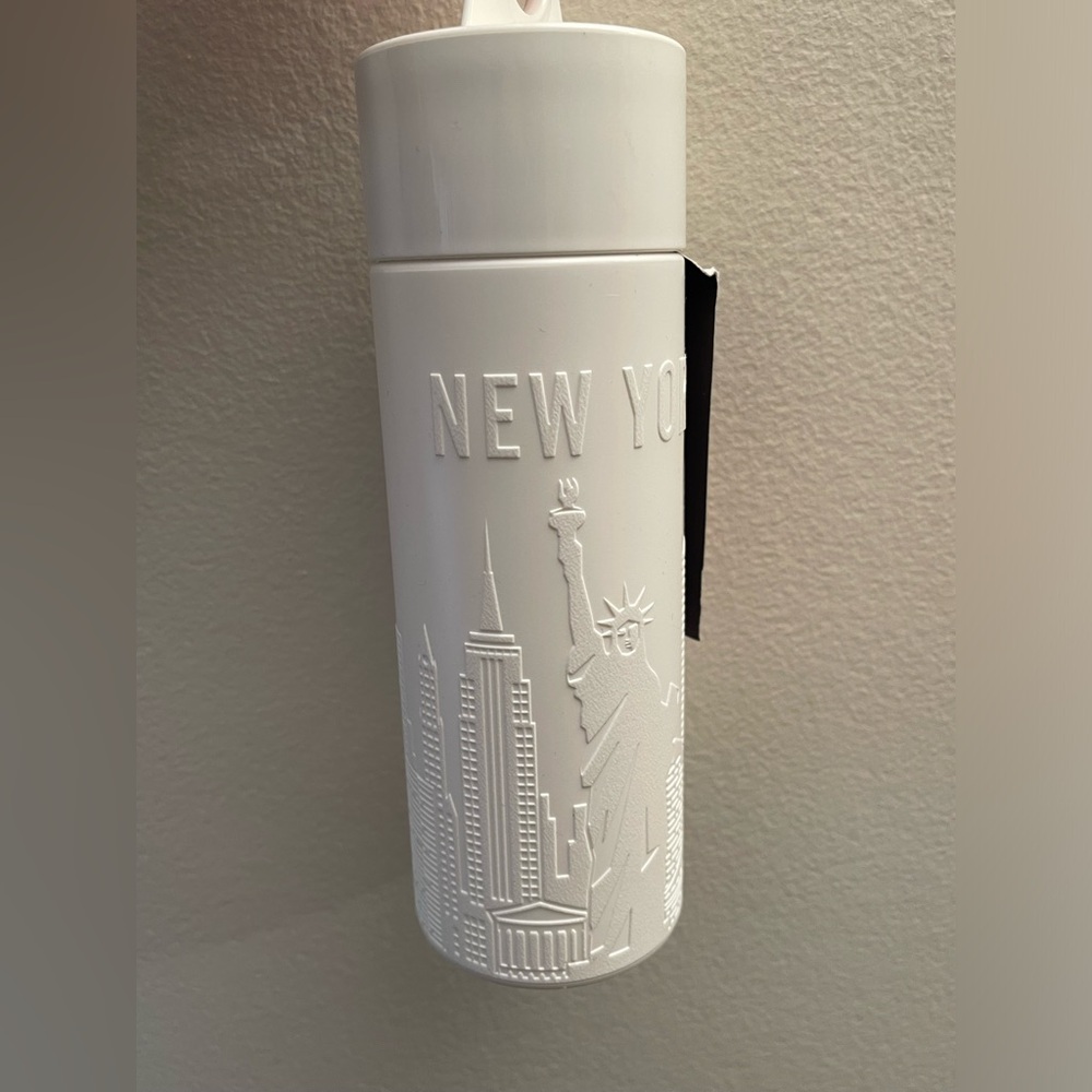 NWT White New York Embossed Water Bottle - Picture 11 of 11